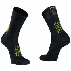 CALCETINES NORTHWAVE ALTO FAST WINTER NEGRO/AMARILLO